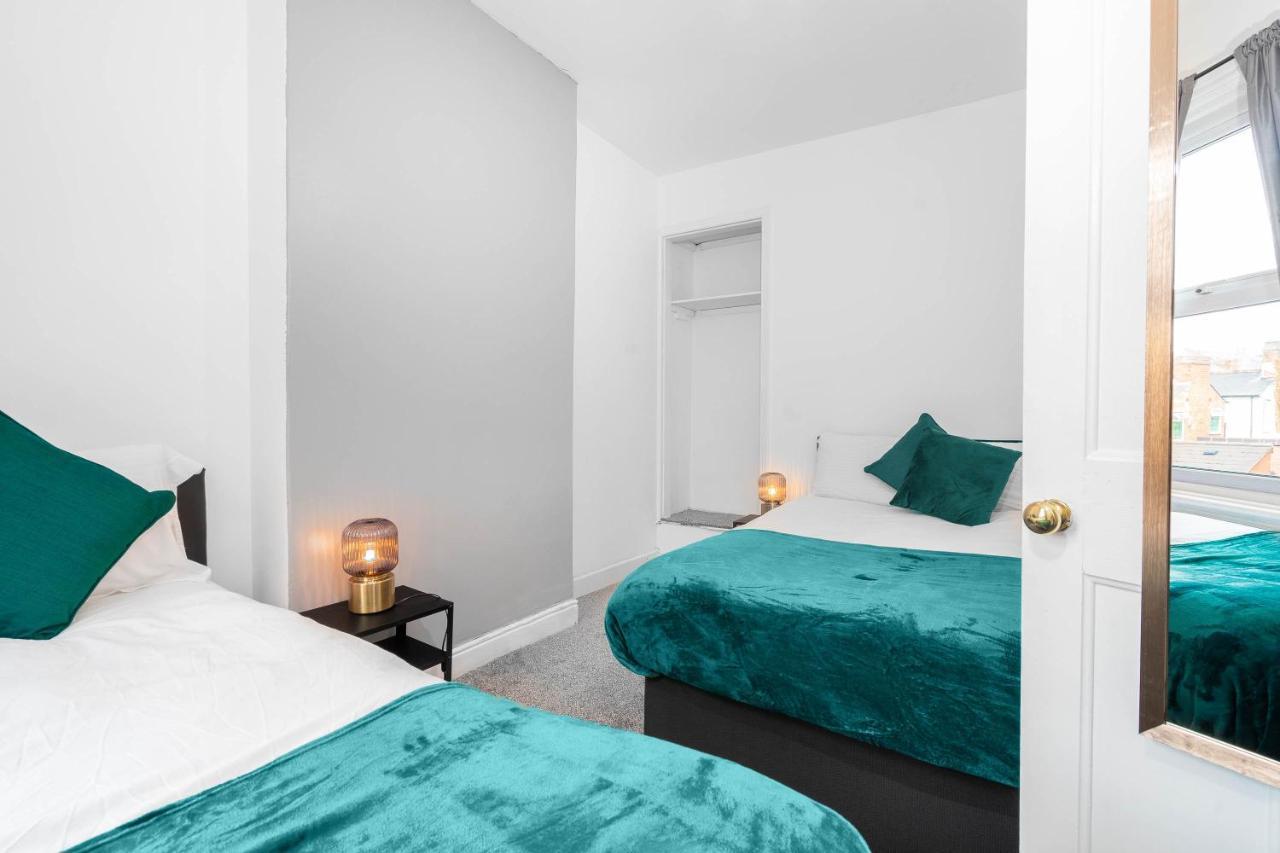 2 Bed House/Edgbaston/Families/Contractors/Parking Villa Birmingham Esterno foto
